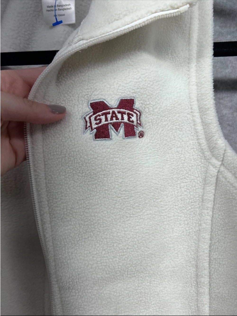 Knights Apparel Cream Fleece Full-Zip Vest with Maroon Logo - Picture 4 of 9